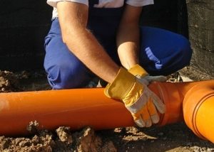 Connection of plastic sewer pipes