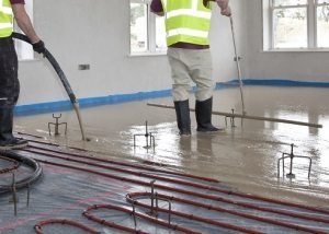 Floor heating pipes under the screed