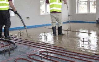 Floor heating pipes under the screed