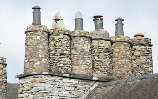 Garniture de cheminée de toit